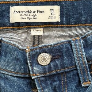Abercrombie & Fitch The 90’s Straight Ultra High Rise Jeans (Curve Love)